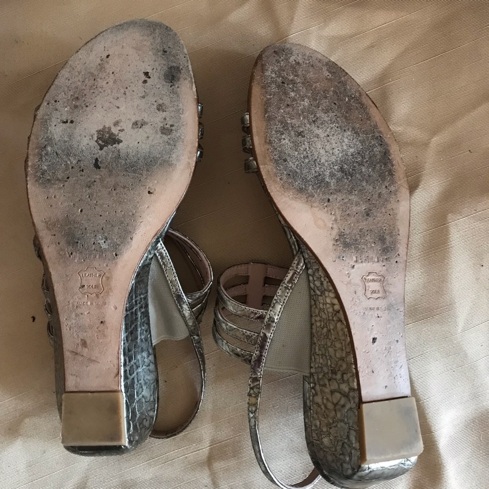 SOLD ON TRADESY!!! Stuart Weitzman ‘Playful’ python wdg sdl. Size 7. NWOT - Picture 5 of 7